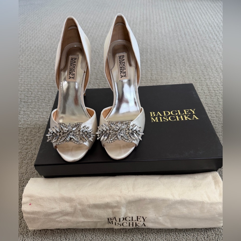 Badgley Mischka Embellished Pumps